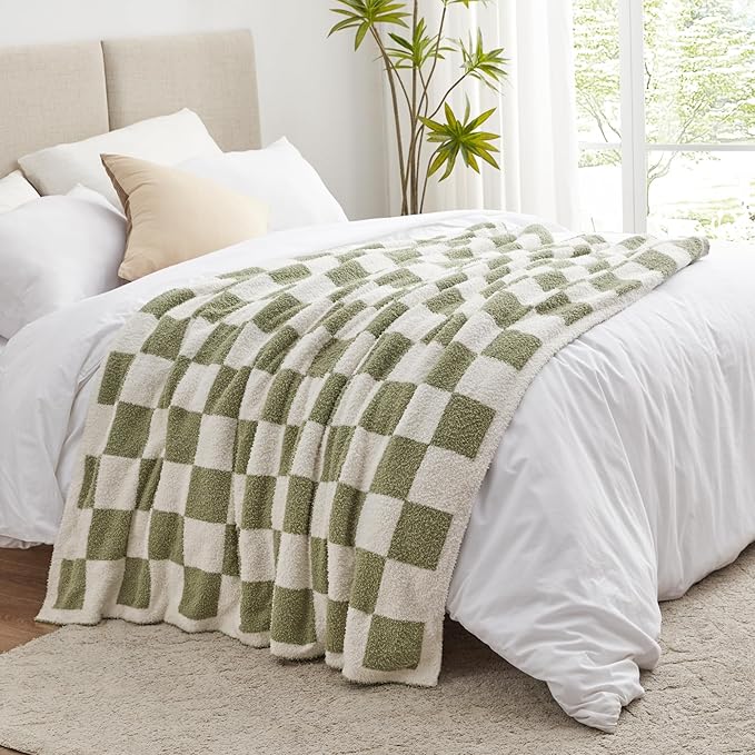 EXQ Home Checkered Throw Blanket, Knitted Blanket with Checkerboard Grid Pattern, Soft Cozy Fluffy Blankets for Couch Bed Sofa, Warm Fuzzy Plaid Blanket for All Seasons (Sage Green, 50"×60")
